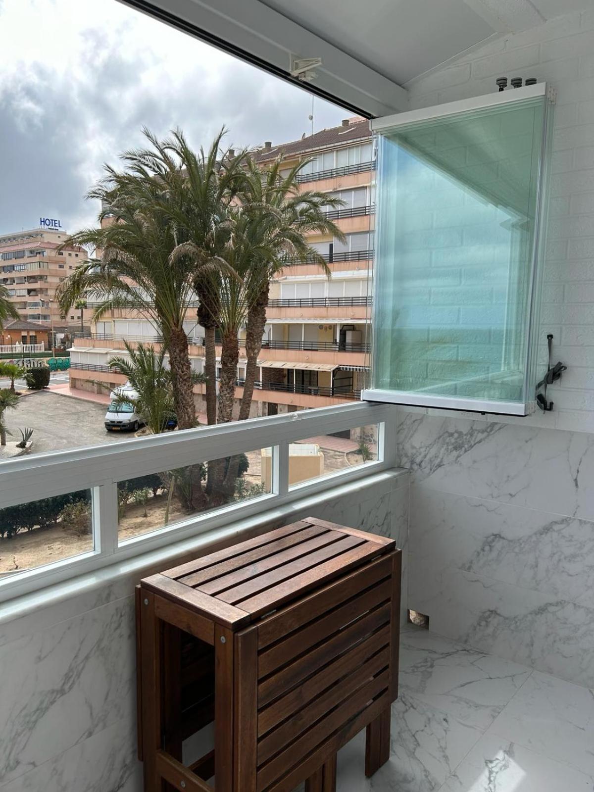 Splendido Appartamento Fronte Mare Vista Spiaggia - Prima Linea Mare Torrevieja Zewnętrze zdjęcie
